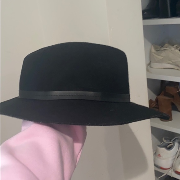 Black hat - Picture 2 of 2